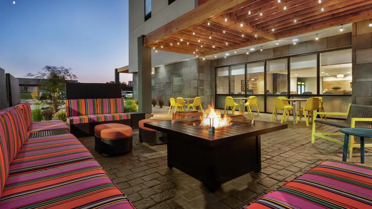 Home2 Suites By Hilton Bloomington Normal Exterior photo